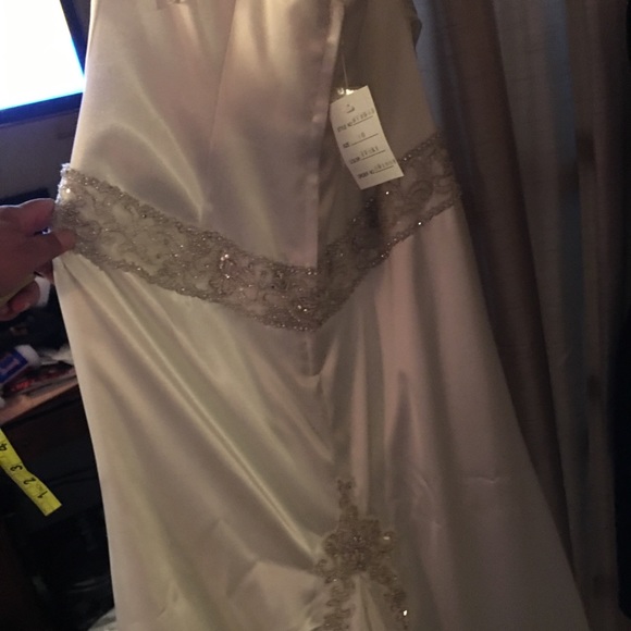 🌺SOLD🌺 NWT Halter Galina Ivory Wedding Dress - Picture 5 of 7